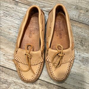 minnetonka moccasin loafers